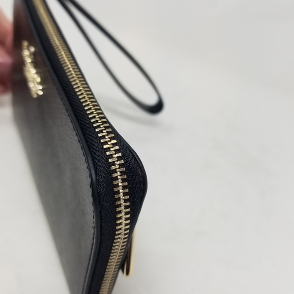 Kate Spade NEW Black Zip Wristlet Fits Phone - Picture 13 of 13